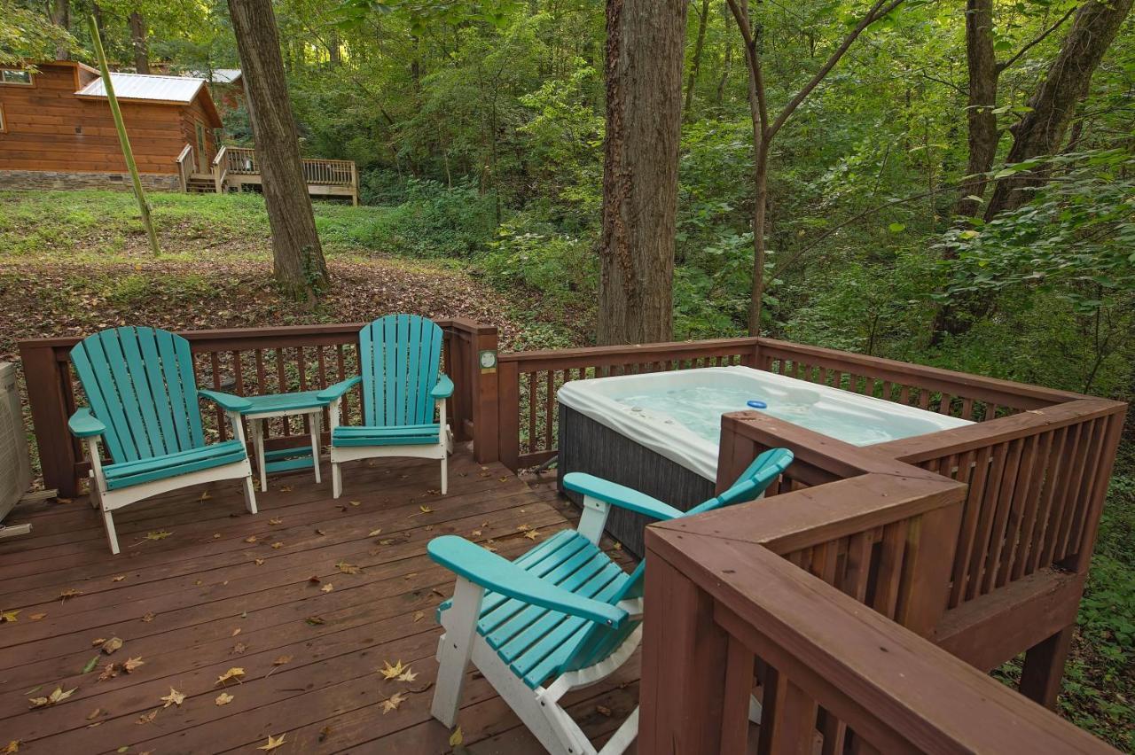 Apollonie Lookout Mountain Hot Tub *