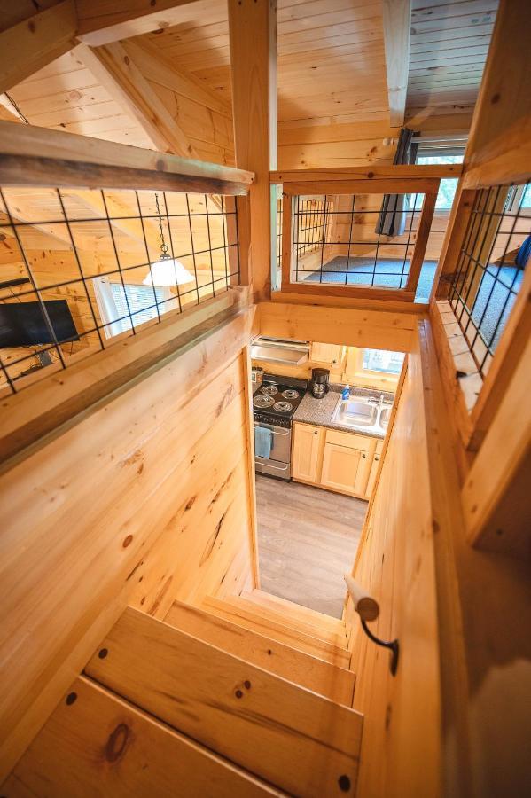 Apollonie Lookout Mountain Hot Tub *