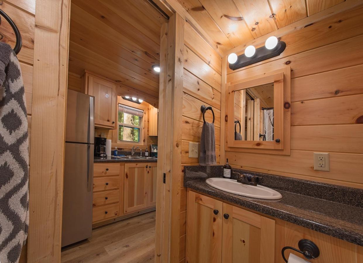 Apollonie Lookout Mountain Hot Tub Holiday home