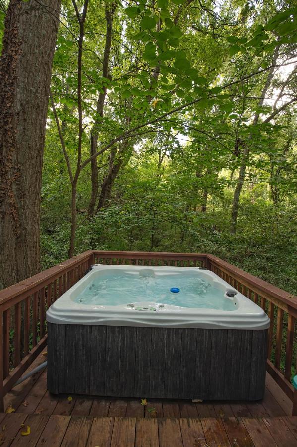 Apollonie Lookout Mountain Hot Tub Chattanooga