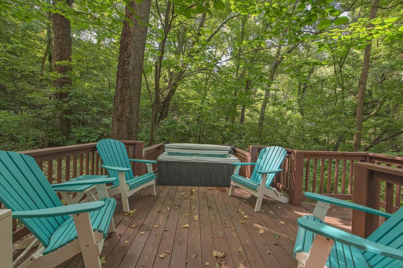 Apollonie Lookout Mountain Hot Tub